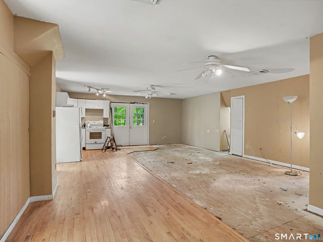 9 Old Country Road, Oxford, CT 06478
