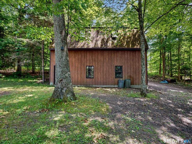 9 Old Country Road, Oxford, CT 06478