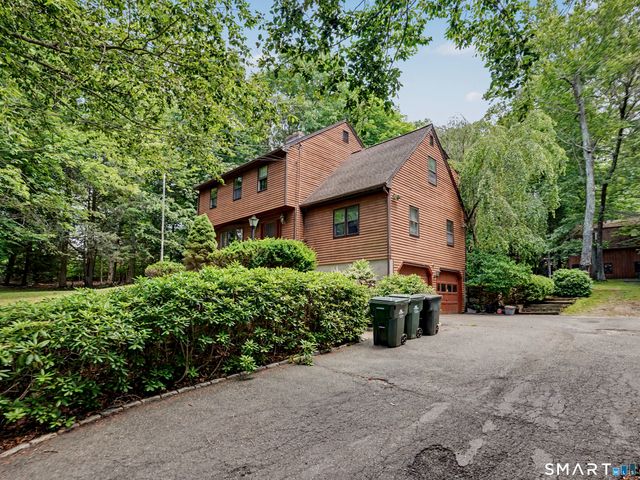 9 Old Country Road, Oxford, CT 06478