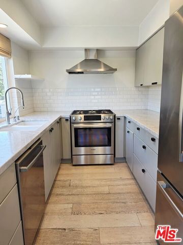 11754 Darlington Avenue, Los Angeles, CA 90049