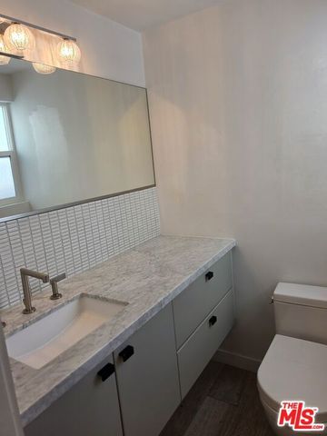 11754 Darlington Avenue, Los Angeles, CA 90049