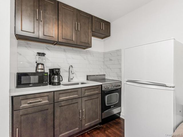 206-208 Balcom Avenue, Bronx, NY 10465