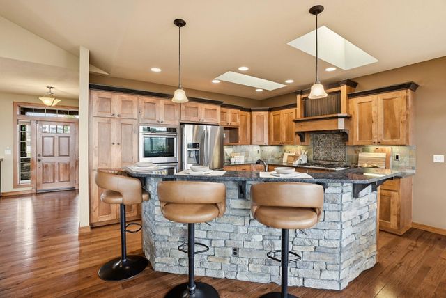 908 W Stirlingview Dr, Spokane, WA 99224