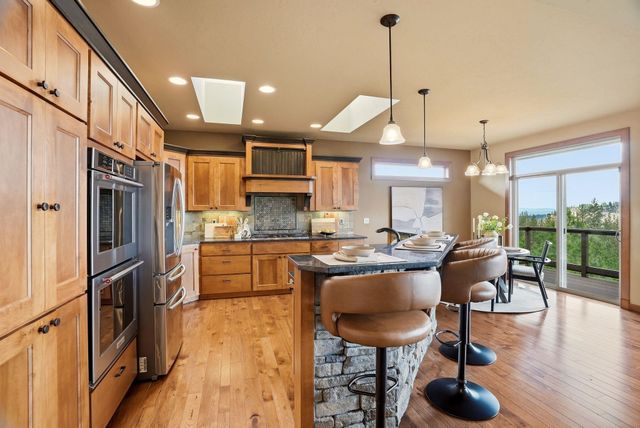 908 W Stirlingview Dr, Spokane, WA 99224