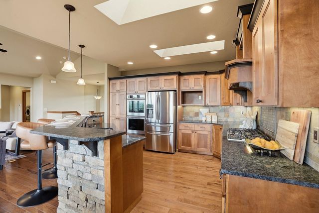 908 W Stirlingview Dr, Spokane, WA 99224