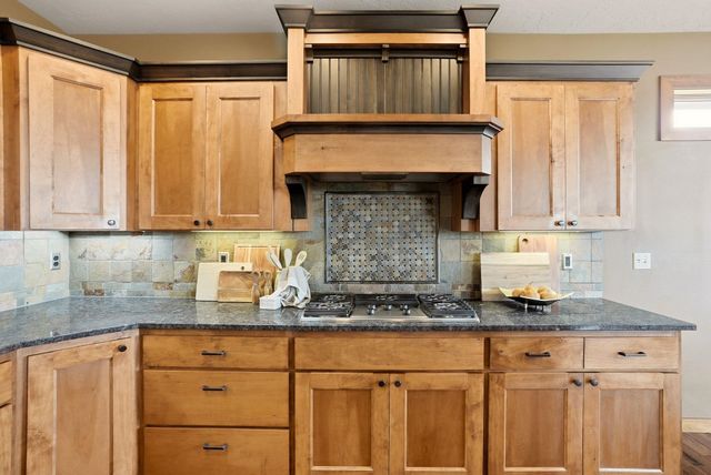 908 W Stirlingview Dr, Spokane, WA 99224