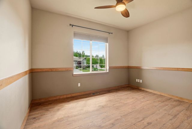 908 W Stirlingview Dr, Spokane, WA 99224