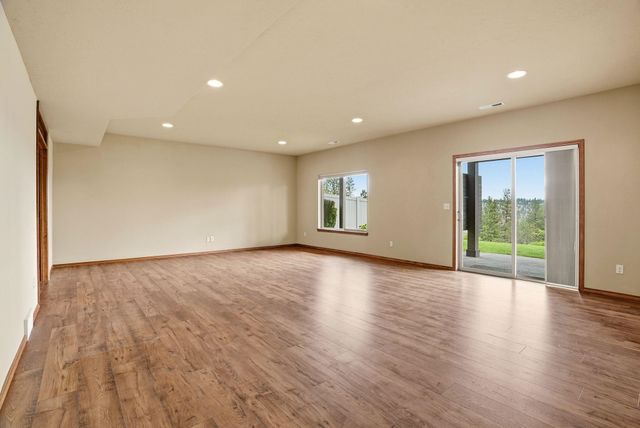 908 W Stirlingview Dr, Spokane, WA 99224