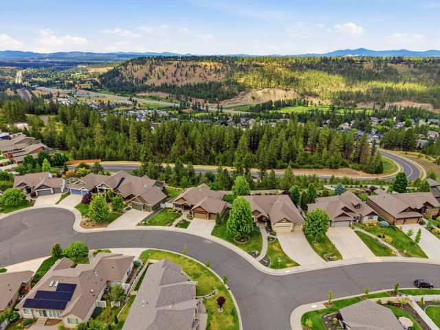 908 W Stirlingview Dr, Spokane, WA 99224