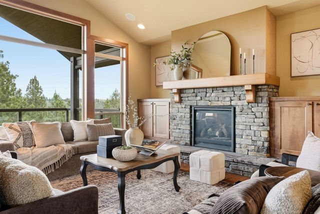 908 W Stirlingview Dr, Spokane, WA 99224