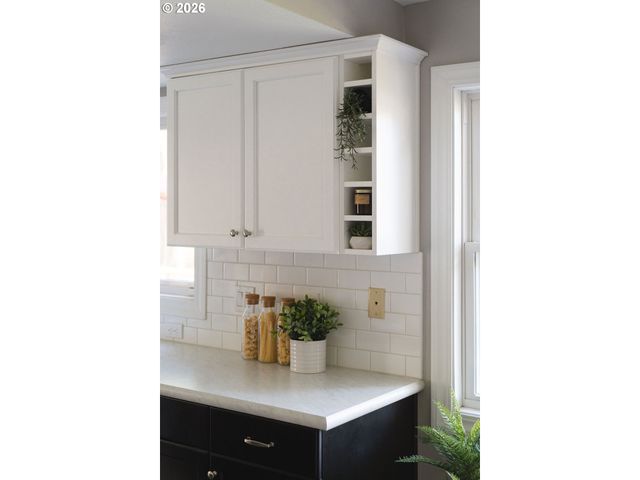 7960 Sw BARNARD Dr, Beaverton, OR 97007