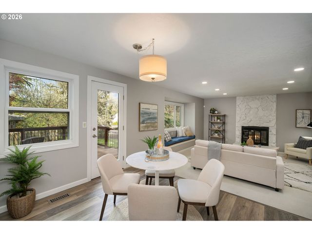 7960 Sw BARNARD Dr, Beaverton, OR 97007