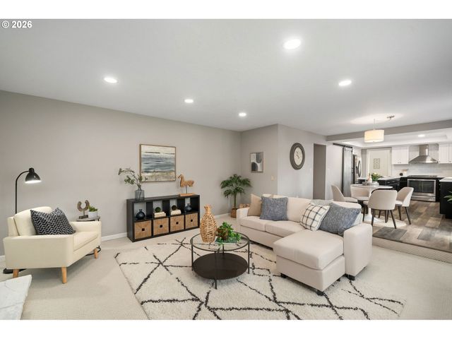 7960 Sw BARNARD Dr, Beaverton, OR 97007