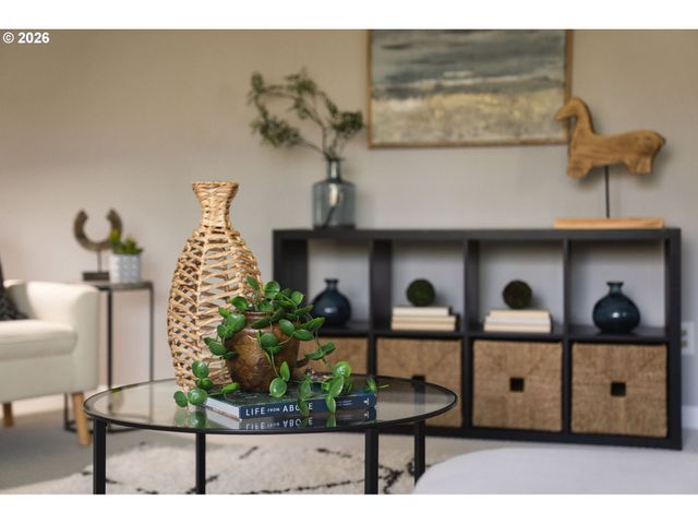 7960 Sw BARNARD Dr, Beaverton, OR 97007