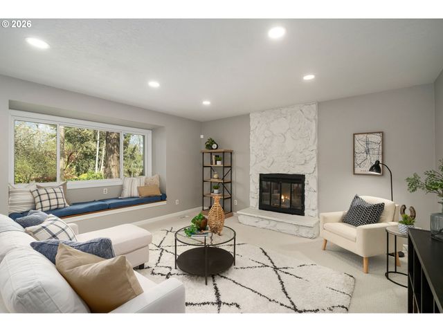 7960 Sw BARNARD Dr, Beaverton, OR 97007