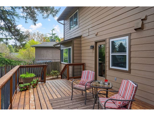 7960 Sw BARNARD Dr, Beaverton, OR 97007