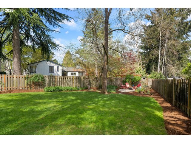 7960 Sw BARNARD Dr, Beaverton, OR 97007