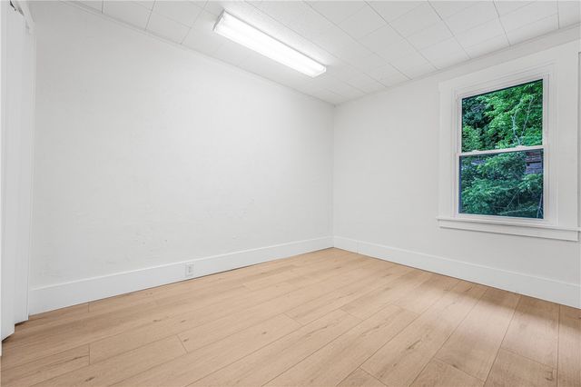 293 Lexington Ct, Carnegie, PA 15106
