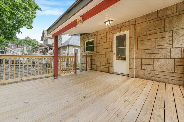 293 Lexington Ct, Carnegie, PA 15106