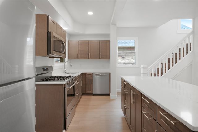 293 Lexington Ct, Carnegie, PA 15106