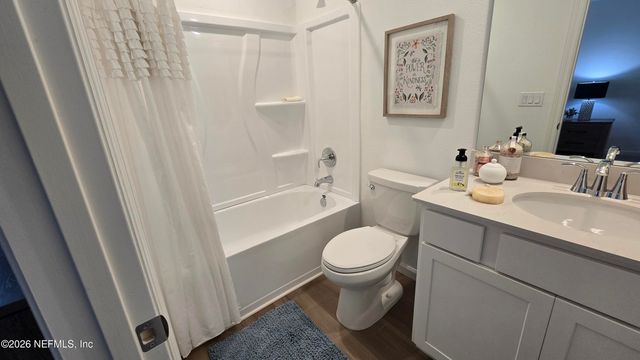 6821 LAKE MIST Lane, Jacksonville, FL 32210