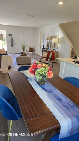 6821 LAKE MIST Lane, Jacksonville, FL 32210