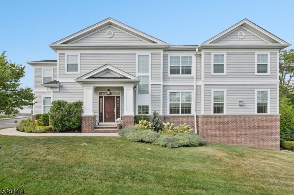 201 Monroe Ct, Hanover Twp., NJ 07981