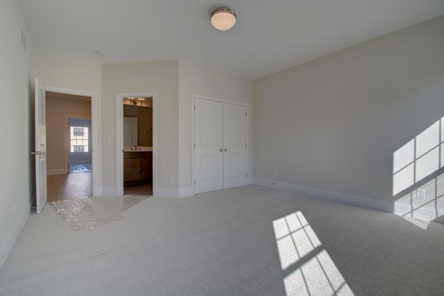 1087 Walburg Avenue, Villa Hills, KY 41017