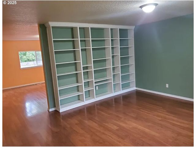 6011 Ne MASON St, Portland, OR 97218