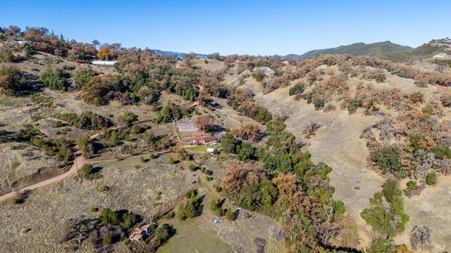 6681 Black Bart Trl, Redwood Valley, CA 95470