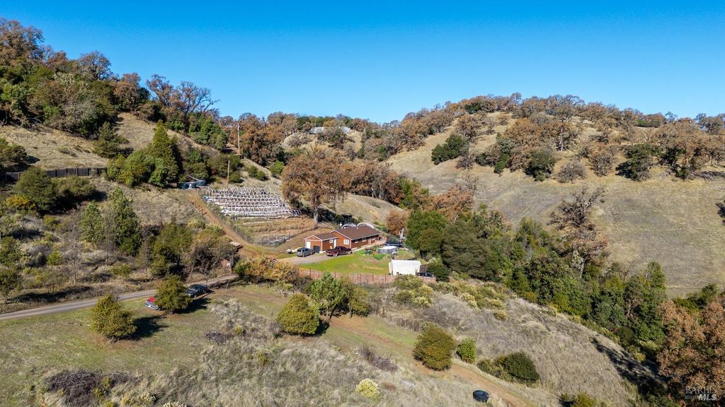 6681 Black Bart Trl, Redwood Valley, CA 95470