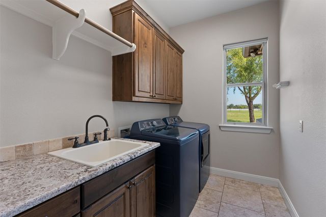 619 Heritage CV, Hutto, TX 78634