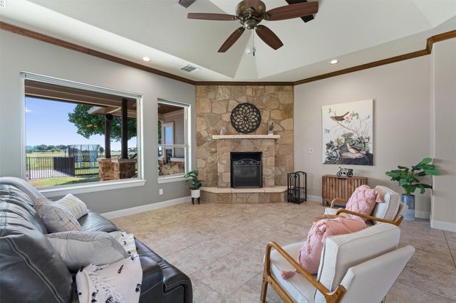 619 Heritage CV, Hutto, TX 78634