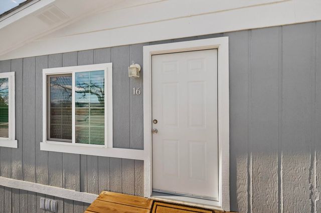 16 Hy Pear Loop, Peralta, NM 87042