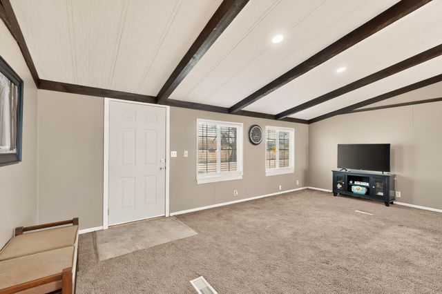 16 Hy Pear Loop, Peralta, NM 87042