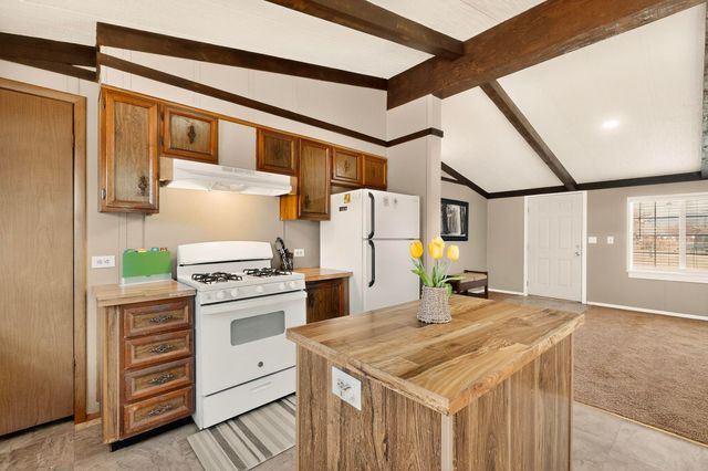 16 Hy Pear Loop, Peralta, NM 87042