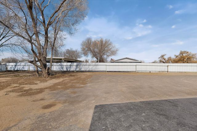 16 Hy Pear Loop, Peralta, NM 87042