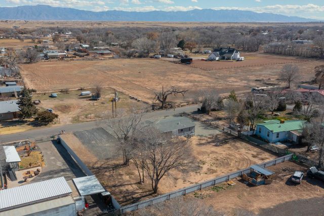 16 Hy Pear Loop, Peralta, NM 87042