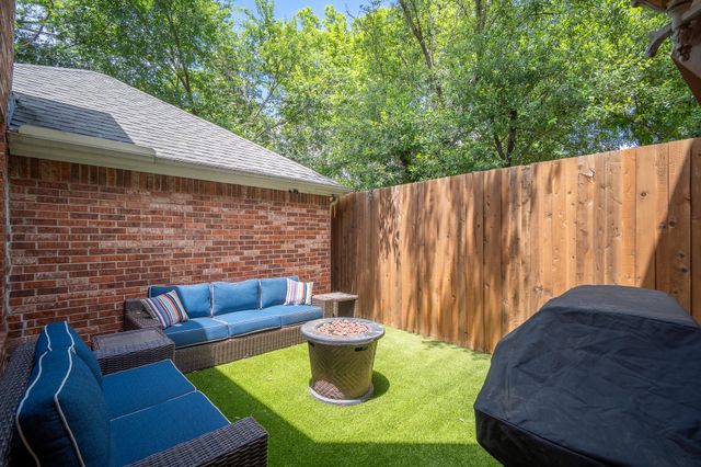 9020 Rock Valley Cove, Dallas, TX 75238