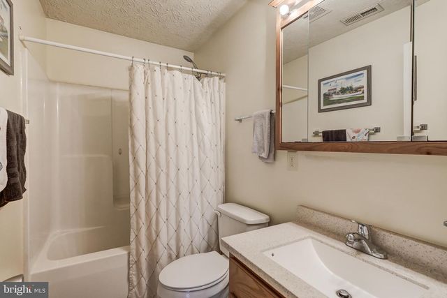 184 ANNA COVES BLVD, Mineral, VA 23117