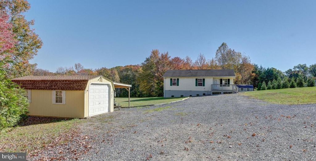 184 ANNA COVES BLVD, Mineral, VA 23117