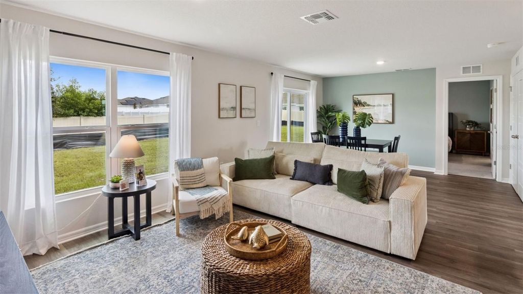 Image 6 of property listing at 1876 COBLE DRIVE, Deltona, FL 32738