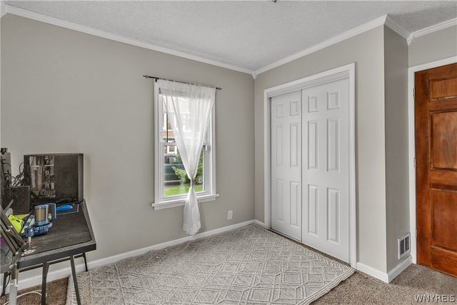 101 Hyde Park, Lockport City, NY 14094