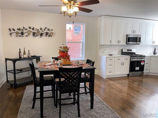 5811 DEWEY Avenue, St Louis, MO 63116