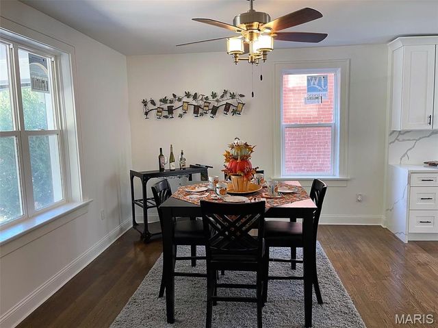 5811 DEWEY Avenue, St Louis, MO 63116
