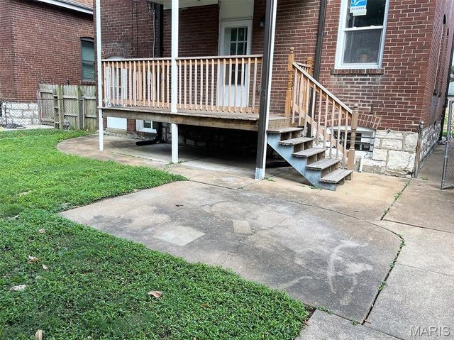 5811 DEWEY Avenue, St Louis, MO 63116