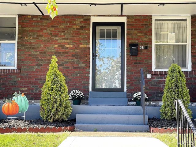 5811 DEWEY Avenue, St Louis, MO 63116