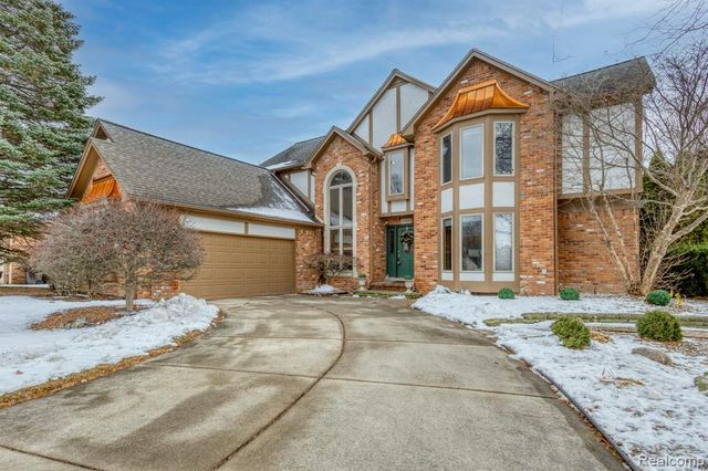 39810 Wilmette Drive, Sterling Heights, MI 48313