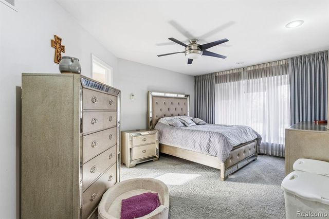 39810 Wilmette Drive, Sterling Heights, MI 48313