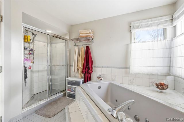 39810 Wilmette Drive, Sterling Heights, MI 48313